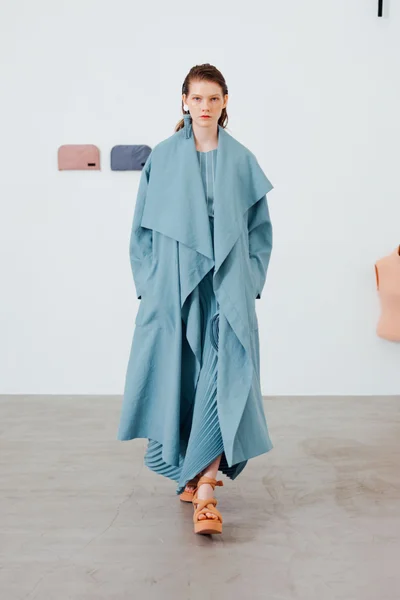 Look 19